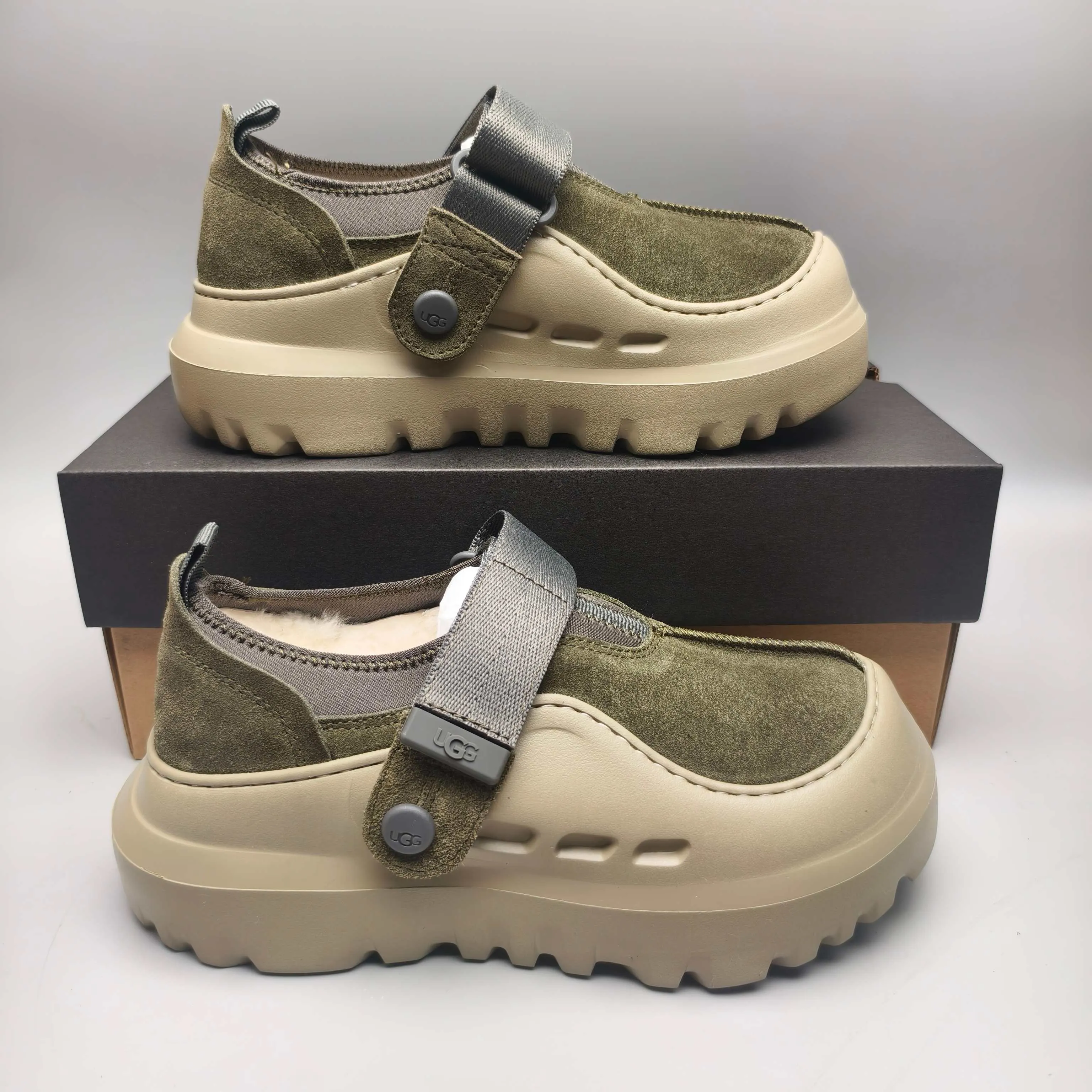 💰560 UGG sheepskin all-in-one snow boots 7550 one-legged casual men's and women's shoes Color: Maroon Black Green Matching sizes: 35-45